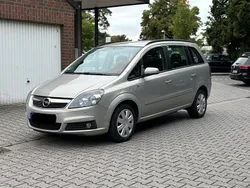 Grau Gebraucht 2007 Opel Zafira Van / Kleinbus | 750 € (Guter Preis)