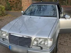 Silber Gebraucht 1993 Mercedes E320 Cabrio | 31.500 €