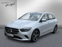 Iridiumsilber metallic Gebraucht 2019 Mercedes B180 Progressive Van / Kleinbus | 22.989 € (Guter Preis)