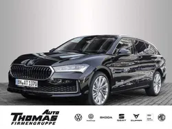 Ebony schwarz metallic Gebraucht 2025 Skoda Superb Selection Kombi | 55.980 € (Teuer)