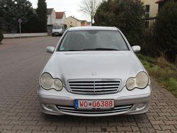 Silber Gebraucht 2004 Mercedes C220 Elegance Limousine | 2.000 € (Fairer Preis)