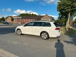 Weiß Gebraucht 2014 VW Golf VII Cup Kombi | 8.400 € (Fairer Preis)