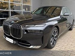 Sophistograu brillanteffekt Gebraucht 2024 BMW 750e Efficient Dynamics Limousine | 95.949 €