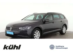 Grau Gebraucht 2023 VW Passat Basis Kombi | 25.980 € (Superpreis)