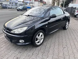 Schwarz Gebraucht 2004 Peugeot 206 CC Quiksilver Cabrio | 850 € (Superpreis)