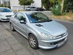 Silber Gebraucht 2002 Peugeot 206 CC Cabrio | 950 €