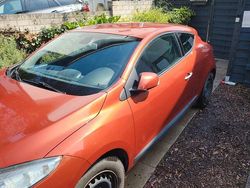 Orange Gebraucht 2010 Renault Mégane III Dynamique Coupé | 2.500 € (Superpreis)
