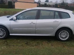 Silber Gebraucht 2011 Renault Laguna GrandTour Expression Kombi | 5.300 € (Etwas zu teuer)