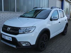 Weiß Gebraucht 2019 Dacia Sandero Stepway Kleinwagen | 11.990 € (Teuer)