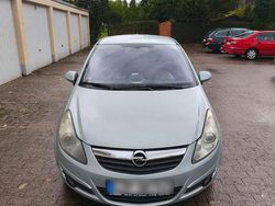 Silber Gebraucht 2009 Opel Corsa Selection Limousine | 2.500 € (Etwas zu teuer)