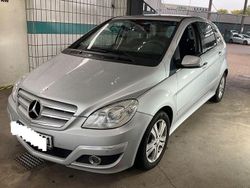 Silber Gebraucht 2009 Mercedes B180 Van / Kleinbus | 3.499 € (Superpreis)