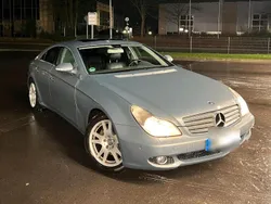 Grau Gebraucht 2004 Mercedes CLS350 Limousine | 4.000 €