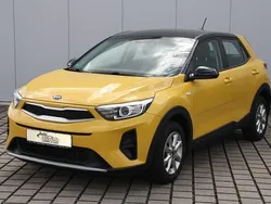 Rot Gebraucht 2018 Kia Stonic Vision SUV | 13.450 € (Fairer Preis)