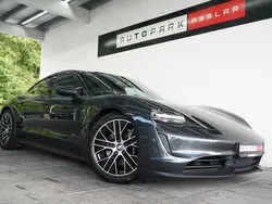 Grau Gebraucht 2022 Porsche Taycan 4S Chrono Limousine | 69.880 €