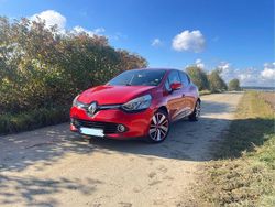 Rot Gebraucht 2015 Renault Clio IV Luxe Kleinwagen | 6.900 € (Fairer Preis)
