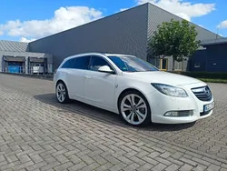 Weiß Gebraucht 2010 Opel Insignia Sport Kombi | 8.000 €