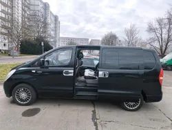 Schwarz Gebraucht 2012 Hyundai H-1 Van / Kleinbus | 11.500 € (Etwas zu teuer)