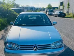 Grau Gebraucht 2001 VW Golf IV Kleinwagen | 1.000 € (Guter Preis)