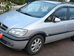 Silber Gebraucht 2005 Opel Zafira Van / Kleinbus | 2.000 € (Fairer Preis)