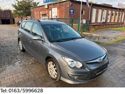 Grau Gebraucht 2011 Hyundai i30 Classic Kombi | 3.499 € (Fairer Preis)