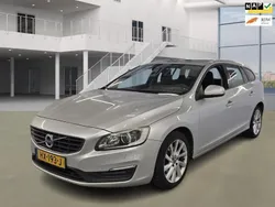 Grau Gebraucht 2015 Volvo V60 R-Design Kombi | 7.950 € (Superpreis)