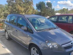 Grau Gebraucht 2005 Opel Zafira Njoy Van / Kleinbus | 1.750 € (Fairer Preis)