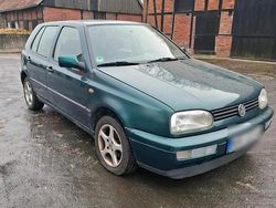 Grün Gebraucht 1997 VW Golf III Kleinwagen | 2.000 € (Fairer Preis)