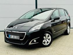 Schwarz Gebraucht 2015 Peugeot 5008 Van / Kleinbus | 8.500 € (Etwas zu teuer)