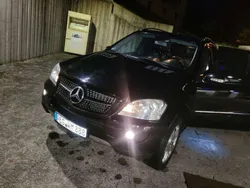 Obsidianschwarz metalliclack Gebraucht 2008 Mercedes ML320 SUV | 9.999 € (Fairer Preis)