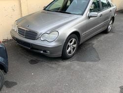 Silber Gebraucht 2005 Mercedes C200 Limousine | 950 € (Superpreis)