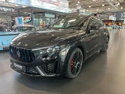 Schwarz Gebraucht 2021 Maserati Levante SUV | 71.800 €