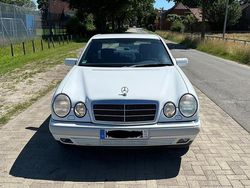 Weiß Gebraucht 1998 Mercedes E280 Limousine | 5.000 € (Fairer Preis)