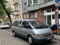 Silber Gebraucht 1999 Toyota Previa Van / Kleinbus | 3.300 €