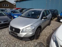 Silber Gebraucht 2016 Suzuki SX4 S-Cross Club SUV | 7.500 € (Guter Preis)