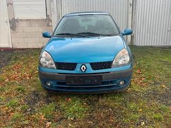 Blau Gebraucht 1998 Renault Clio II Kleinwagen | 2.000 €