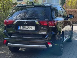 Schwarz Gebraucht 2015 Mitsubishi Outlander P-HEV Top SUV | 15.500 € (Fairer Preis)