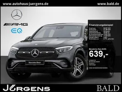 Schwarz obsidianschwarz metall Gebraucht 2025 Mercedes GLC300e AMG SUV | 67.720 € (Fairer Preis)