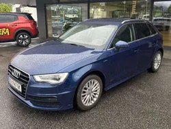 Blau Gebraucht 2014 Audi A3 Sportback Ambiente Limousine | 8.500 € (Superpreis)