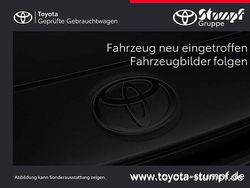 Karminarot metallic, dach schwarz Gebraucht 2024 Toyota Yaris Hybrid Sport Limousine | 27.790 €