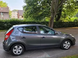 Grau Gebraucht 2009 Hyundai i30 Limousine | 3.200 € (Etwas zu teuer)