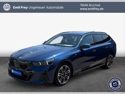Blau (phytonicblau metallic) Neu 2025 BMW 530e Basis Kombi | 71.905 € (Fairer Preis)