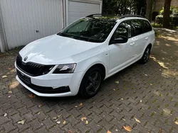 Weiß Gebraucht 2017 Skoda Octavia Active Kombi | 10.450 € (Guter Preis)