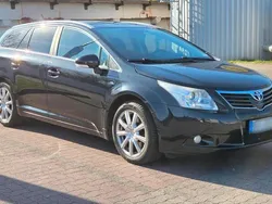 Schwarz Gebraucht 2010 Toyota Avensis Executive Kombi | 7.500 € (Fairer Preis)