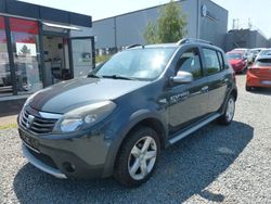 Grau Gebraucht 2011 Dacia Sandero Stepway Kleinwagen | 3.950 € (Fairer Preis)