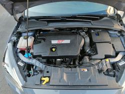 Grau Gebraucht 2017 Ford Focus ST Limousine | 13.000 € (Fairer Preis)