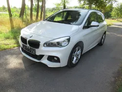 Weiß Gebraucht 2016 BMW 220 Active Tourer M Sport Van / Kleinbus | 16.499 € (Fairer Preis)