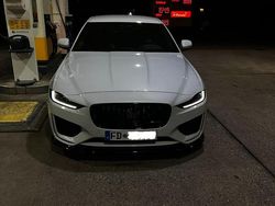 Weiß Gebraucht 2020 Jaguar XE R-Dynamic Limousine | 28.000 € (Teuer)