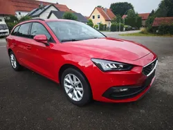 Rot Gebraucht 2022 Seat Leon Style Kombi | 15.490 € (Guter Preis)