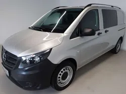 Brillantsilber metallic Gebraucht 2021 Mercedes Vito Van / Kleinbus | 27.990 € (Guter Preis)