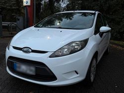Weiß Gebraucht 2010 Ford Fiesta Trend Kleinwagen | 3.500 € (Etwas zu teuer)